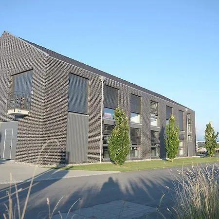 Q.c.m. Campus מלון
