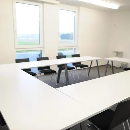 Q.c.m. Campus 3* بلب