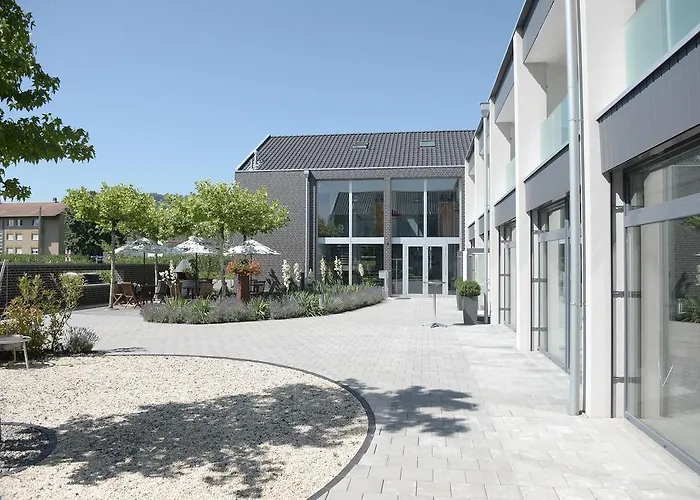 Q.c.m. Campus بلب